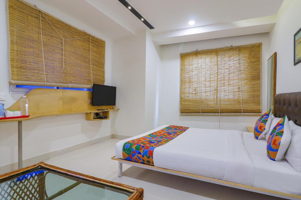 Fabhotel Aamantran & Banquet Halls - Nr Rtc X Roads Metro Station Хайдарабад Экстерьер фото